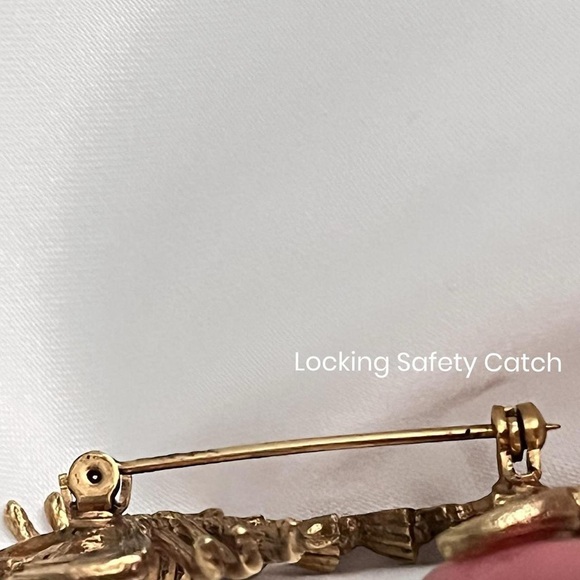 SOLD Vintage Gold Tone Scorpion Brooch Pin - Picture 7 of 8